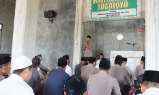 Wakapolres Demak Pimpin Jumat Keliling, Perkuat Kedekatan Polisi dengan Masyarakat