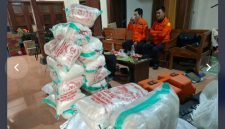 Bantuan logistik untuk para relawan dan masyarakat yang terlibat dalam pemadaman karhutla Gunung Lawu.