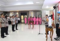 Kapolres Demak, AKBP Samel memimpin upacara serah terima jabatan (Sertijab) di Aula Wicaksana Laghawa Polres Demak, Kamis (29/10/2026).
